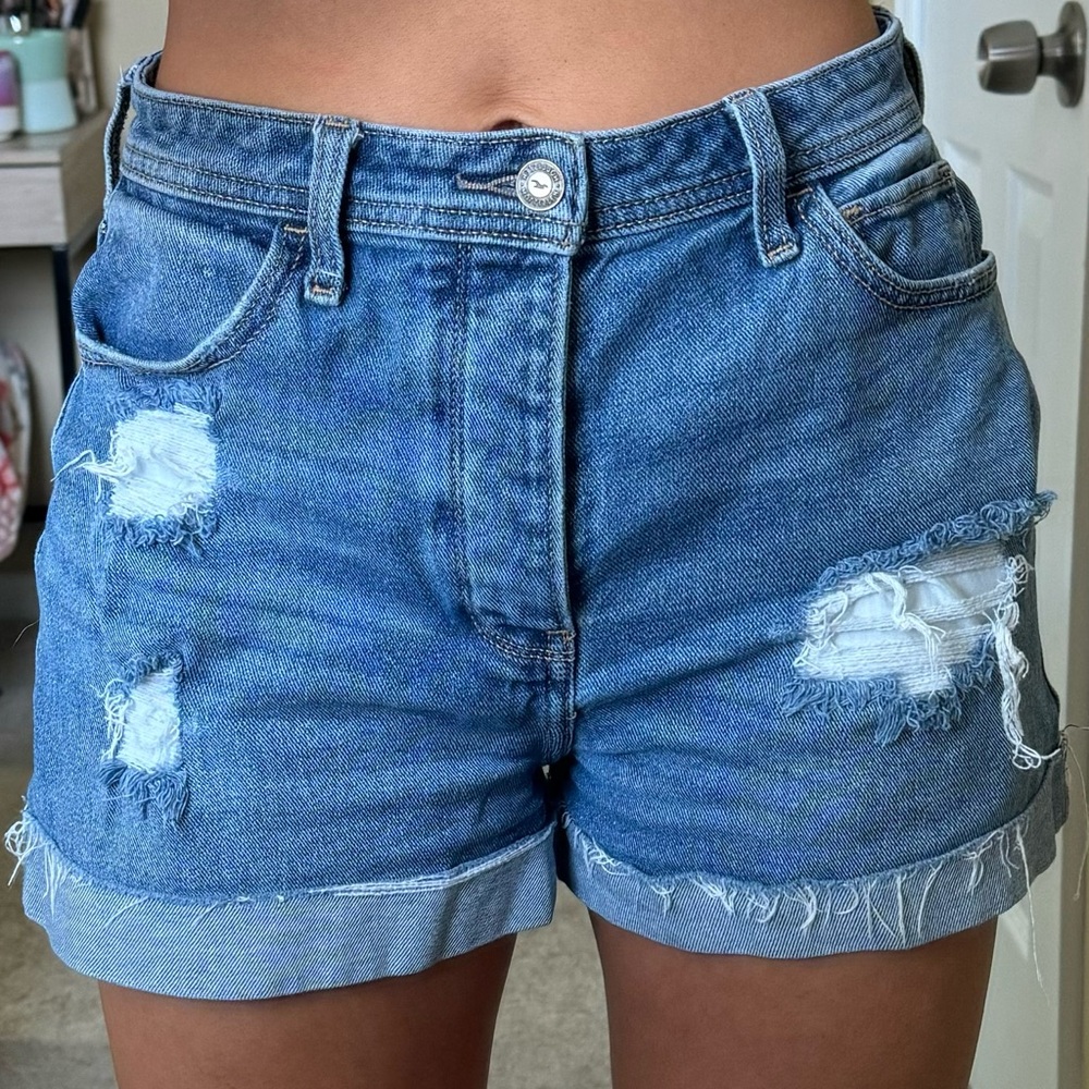 Hollister Mom Jean shorts